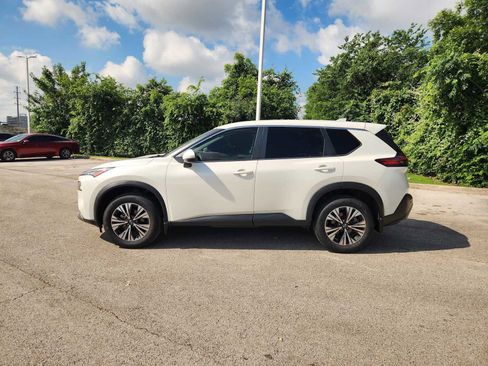 Used 2023 Nissan Rogue SV FWD image 4