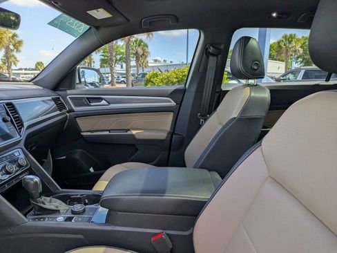 Used 2023 Volkswagen Atlas Cross Sport SE w/ Panoramic Sunroof Package AWD/4WD image 20