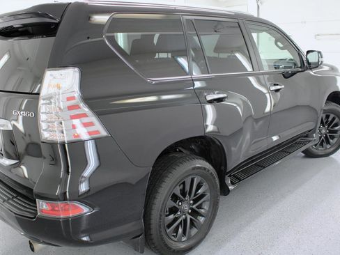 Used 2022 Lexus GX 460 Premium w/ Premium Package image 15