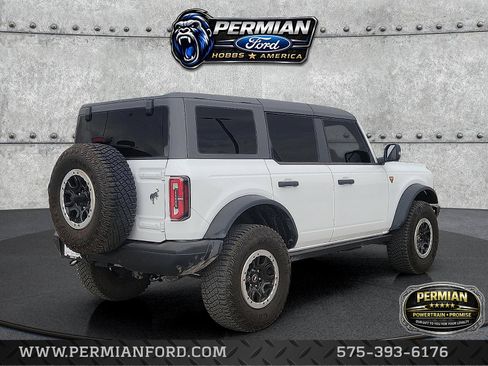 Used 2024 Ford Bronco Badlands image 4