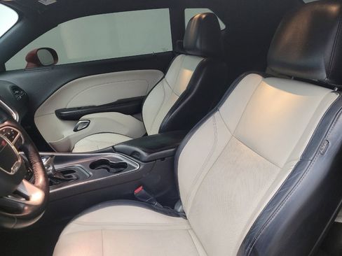 Used 2018 Dodge Challenger SXT Plus RWD image 17