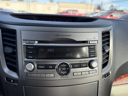 Used 2010 Subaru Legacy 2.5i Limited image 20