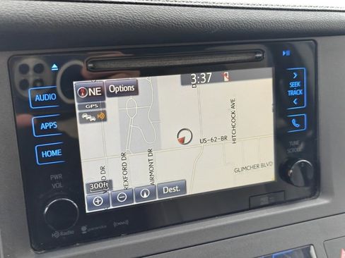 Used 2017 Toyota Sienna XLE image 36