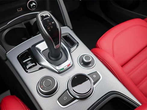 New 2025 Alfa Romeo Stelvio Sprint w/ Veloce Package image 17