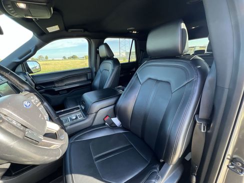Used 2021 Ford Expedition Limited image 19
