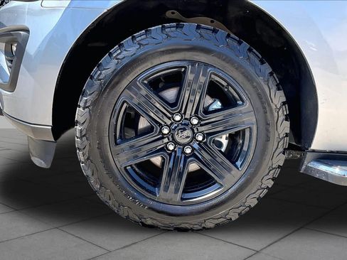 Used 2020 Ford Expedition XLT w/ Equipment Group 202A AWD/4WD image 11