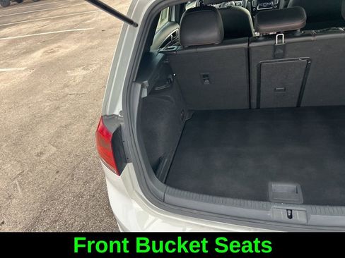 Used 2015 Volkswagen Golf 4-Door image 30