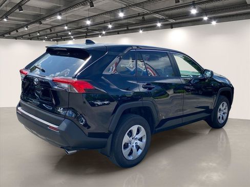 Used 2023 Toyota RAV4 LE AWD/4WD image 7