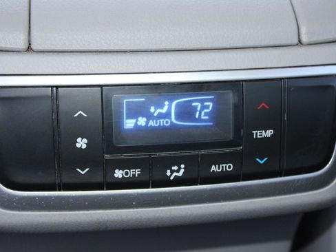 Used 2017 Toyota Highlander XLE image 29