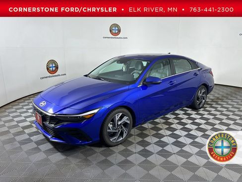Used 2025 Hyundai Elantra Limited FWD image 1