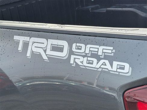 Used 2019 Toyota Tacoma TRD Off-Road image 7