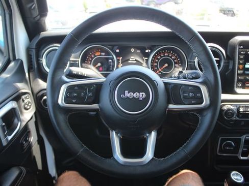 Used 2018 Jeep Wrangler Unlimited Sahara w/ Dual Top Group AWD/4WD image 13
