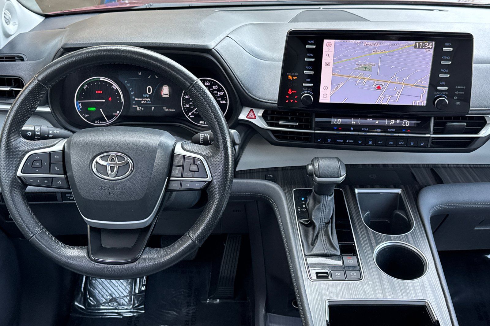 Used 2024 Toyota Sienna Limited FWD image 18