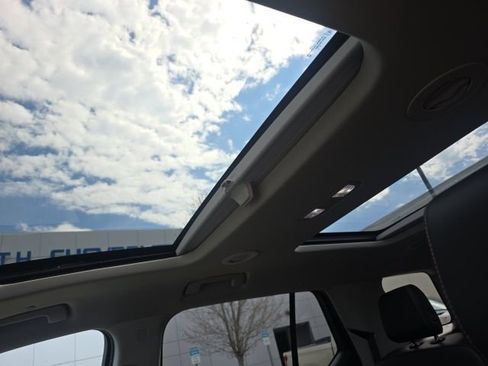 Used 2018 Chevrolet Traverse Premier image 34