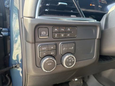 New 2026 Chevrolet Suburban Premier image 18