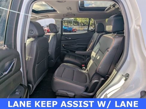 Used 2022 GMC Acadia AT4 w/ Technology Package image 9