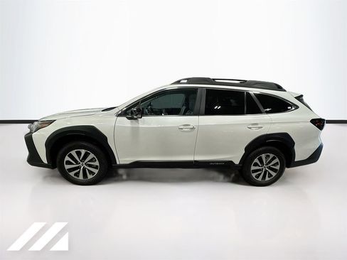 Used 2024 Subaru Outback Premium image 8
