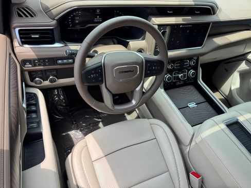 Used 2024 GMC Yukon Denali AWD/4WD image 28