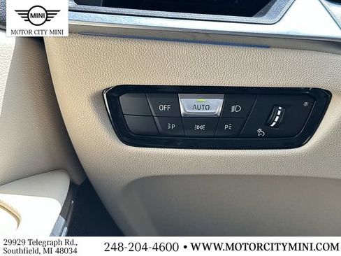Used 2023 BMW 330i xDrive Sedan w/ Premium Package AWD/4WD image 29