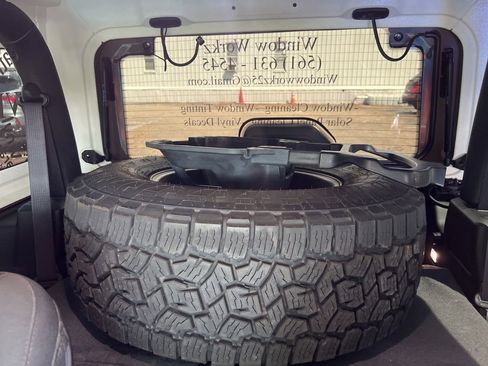 Used 2022 Jeep Wrangler Sport AWD/4WD image 11