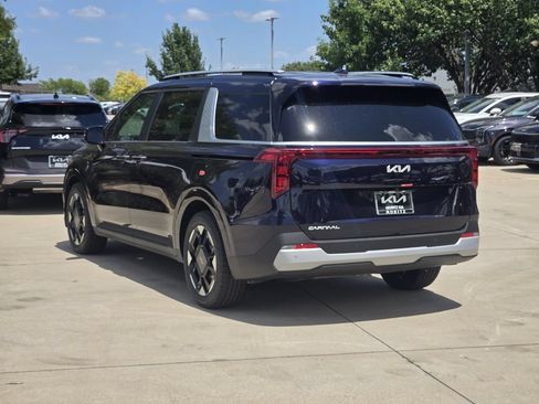 New 2026 Kia Carnival EX FWD image 3