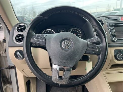 Used 2011 Volkswagen Tiguan 2WD image 13