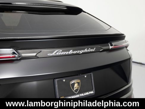 Used 2022 Lamborghini Urus AWD/4WD image 46