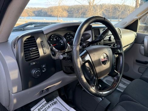 Used 2011 GMC Sierra 2500 W/T image 15