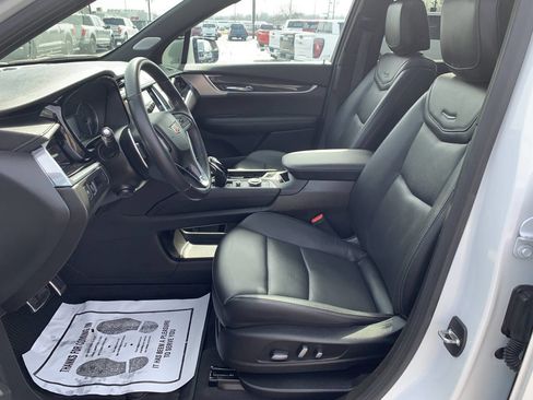 Used 2023 Cadillac XT6 Sport image 10