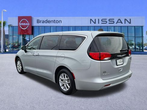 Used 2023 Chrysler Voyager LX FWD image 7
