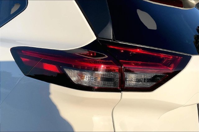 Certified 2023 Nissan Rogue S FWD image 27