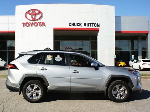 Used 2022 Toyota RAV4 XLE image 1