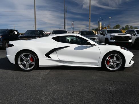 Used 2025 Chevrolet Corvette Stingray Coupe w/ 1LT image 11
