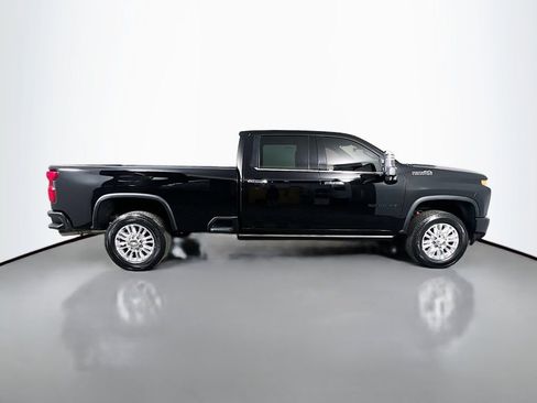 Certified 2022 Chevrolet Silverado 2500 High Country w/ LPO, Dark Essentials Package image 4