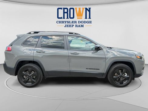 Used 2023 Jeep Cherokee Altitude Lux w/ Lux Elite Package AWD/4WD image 2