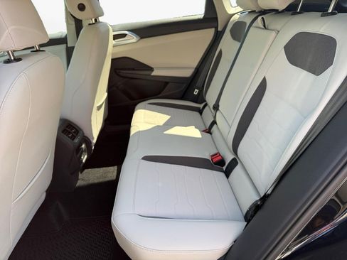 New 2026 Volkswagen Taos SE AWD/4WD image 13