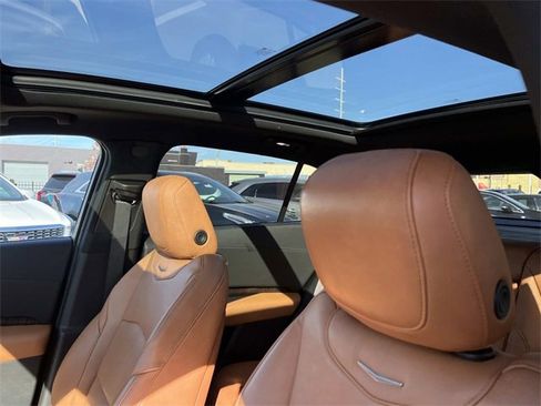 Certified 2022 Cadillac XT4 Premium Luxury w/ Enhanced Visibility Package image 17