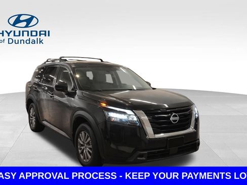 Used 2024 Nissan Pathfinder SV FWD image 3