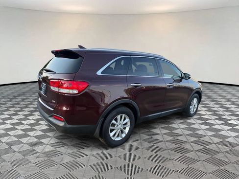 Used 2018 Kia Sorento FWD image 7