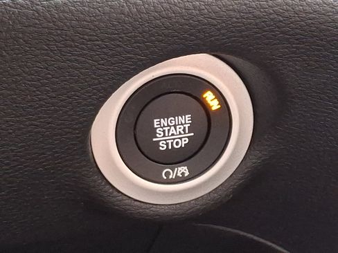 New 2026 Chrysler Pacifica Pinnacle image 17