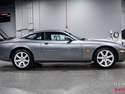 Used 2003 Jaguar XK8 Coupe image 6