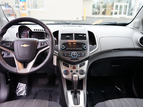 Used 2015 Chevrolet Sonic LT image 15