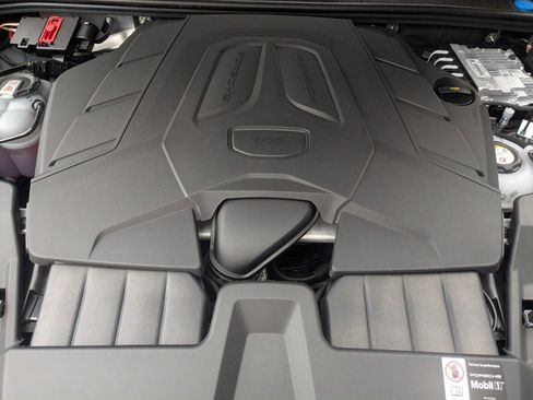New 2026 Porsche Cayenne E-Hybrid Coupe AWD/4WD image 29