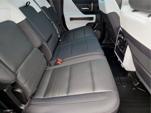 Used 2025 GMC Hummer EV 2X w/ LPO, Roof Cross Rail Package AWD/4WD image 29