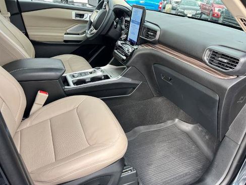 Certified 2023 Ford Explorer Limited w/ Limited Technology Package image 33