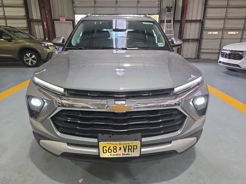 Used 2025 Chevrolet TrailBlazer LT AWD/4WD image 7