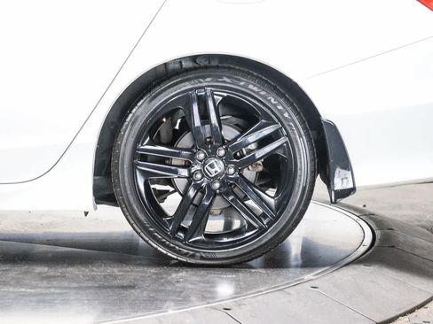 Used 2016 Honda Accord Sport image 10