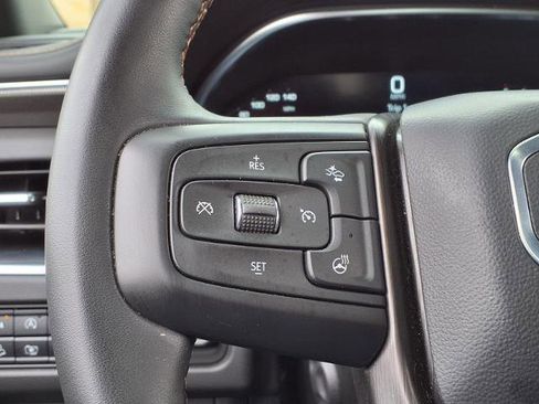 Used 2024 GMC Yukon AT4 w/ AT4 Premium Package AWD/4WD image 12