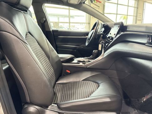 Certified 2023 Toyota Camry SE image 24