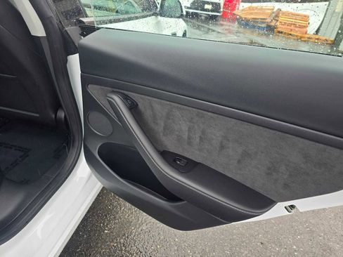 Used 2023 Tesla Model 3 Standard Range image 13